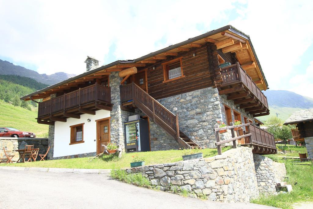 Residence Trompe-L'Oeil Champoluc Kültér fotó